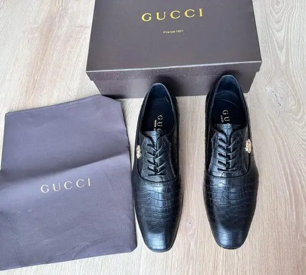 Gucci shoes | 450 AED