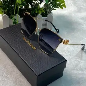 BALENCIAGA