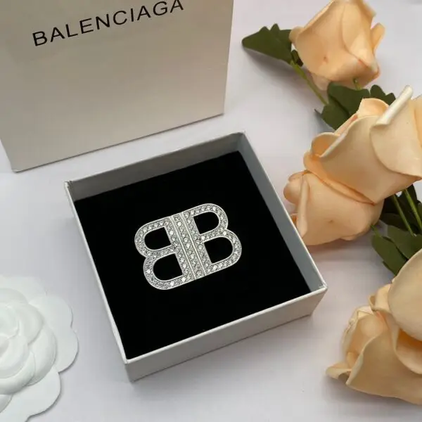 BALENCIAGA
