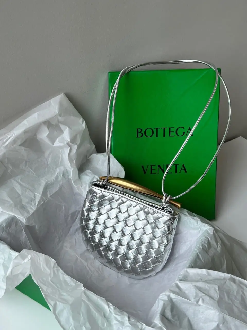 BOTTEGA Veneta Knitted Dumpling Bag BOTTEGA Veneta Knitted Dumpling Bag