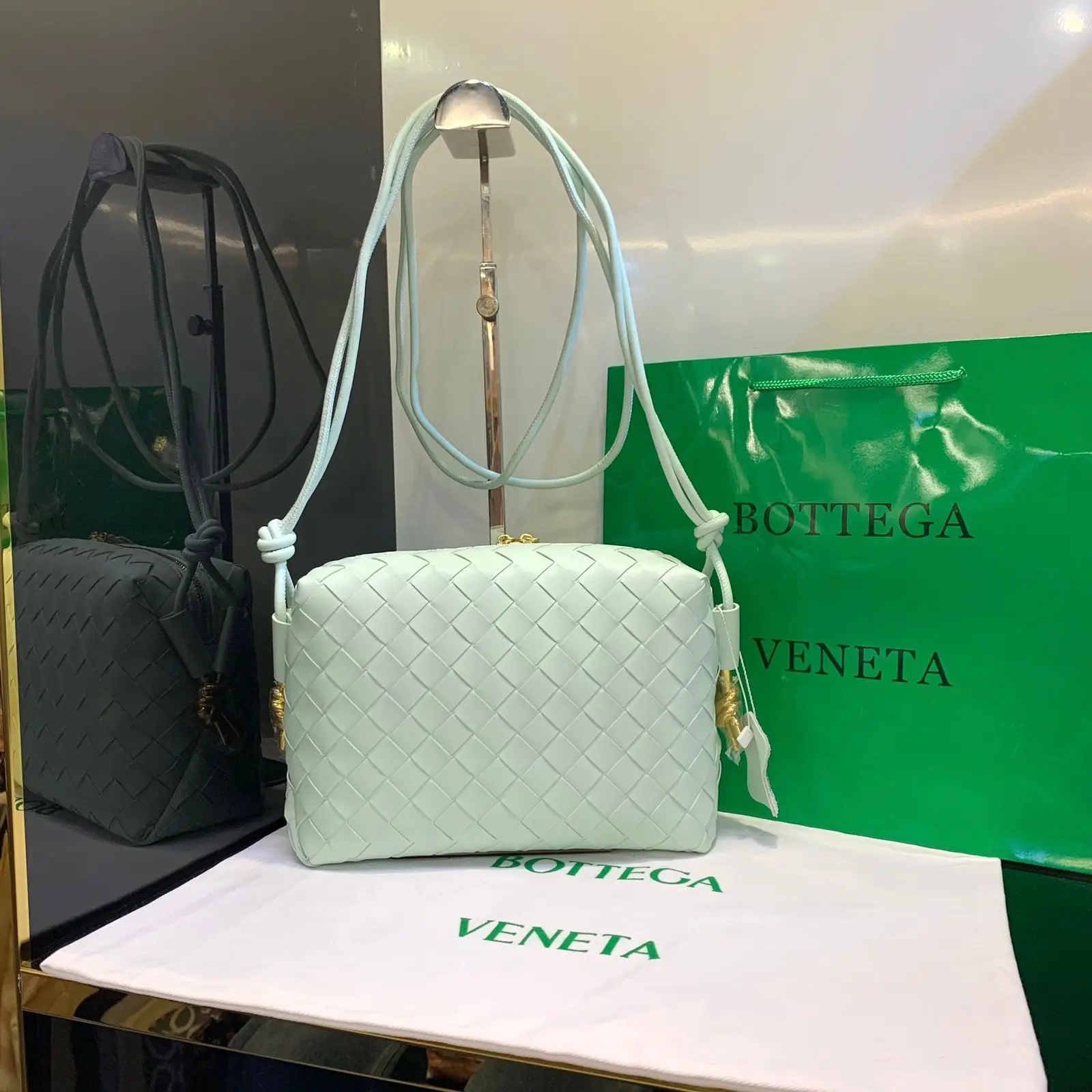 BOTTEGA LOOP SHOULDER BAG BOTTEGA LOOP SHOULDER BAG