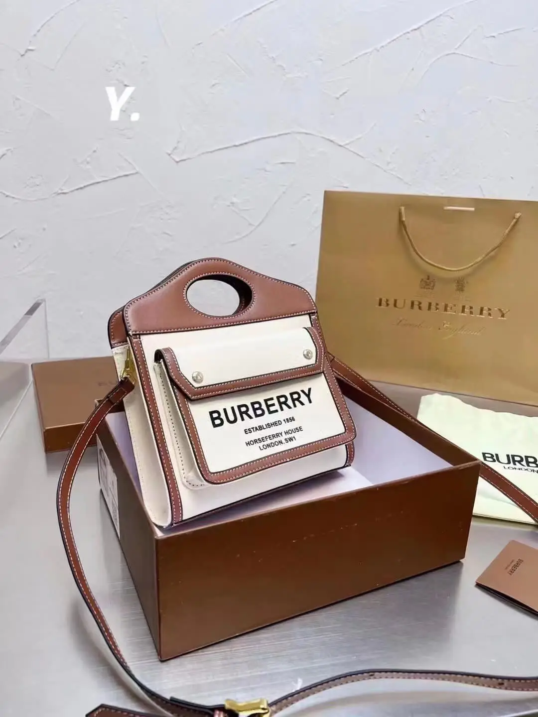 BURBERRY Vintage Check Tote Bag BURBERRY Vintage Check Tote Bag