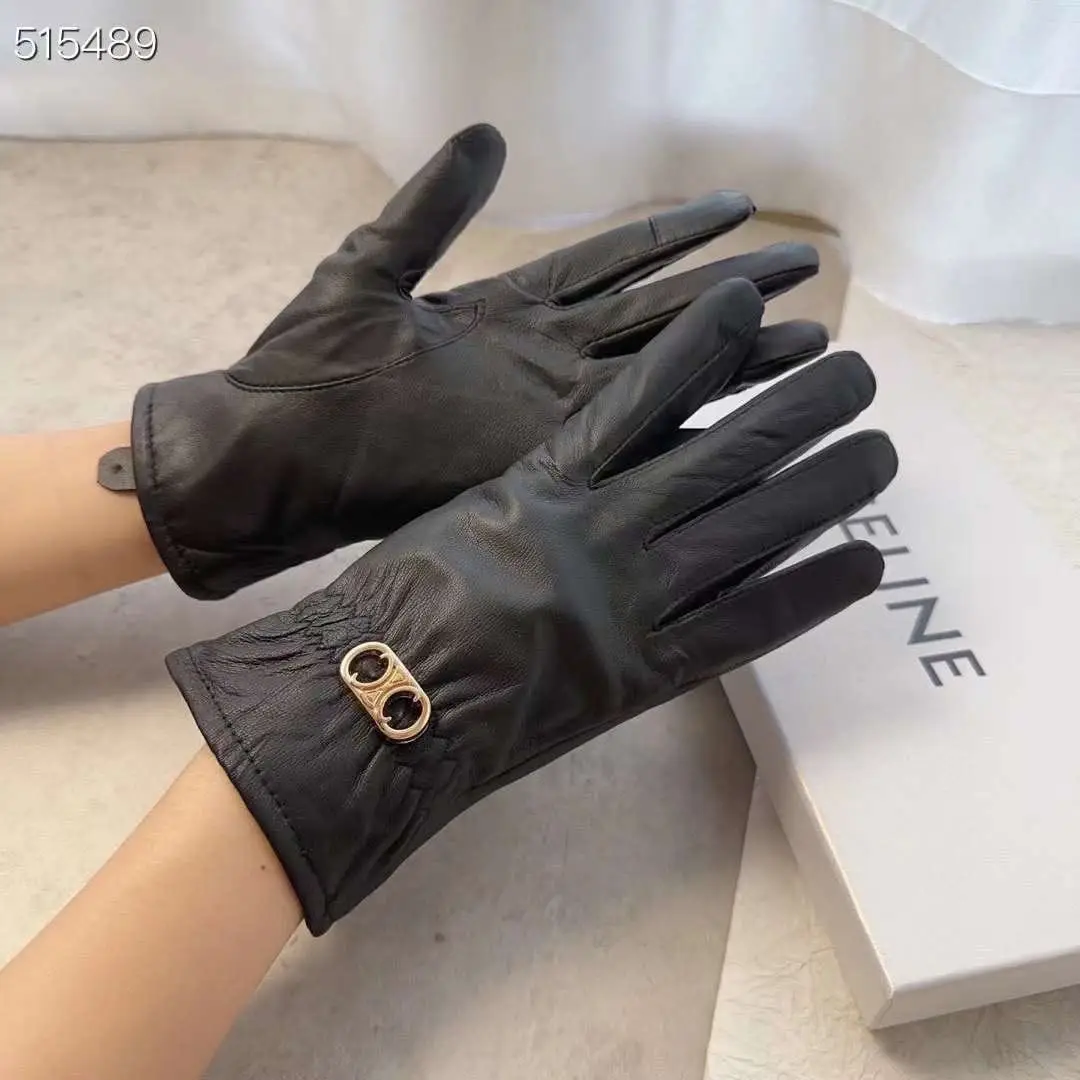 CELINE Winter Buckle Gloves CELINE Winter Buckle Gloves