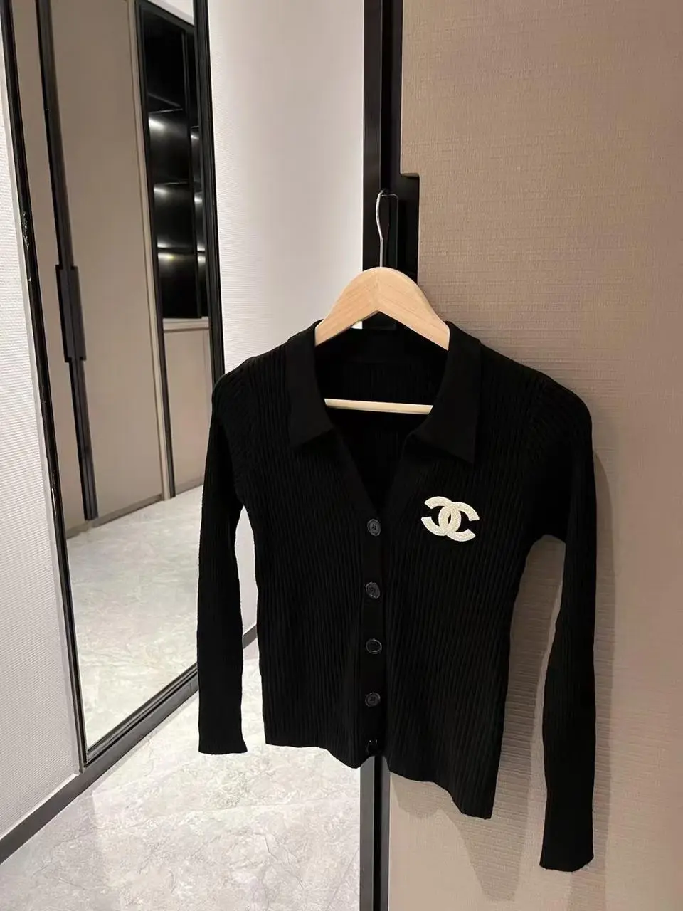 CHANEL Long Sleeve Knit Cardigan CHANEL Long Sleeve Knit Cardigan