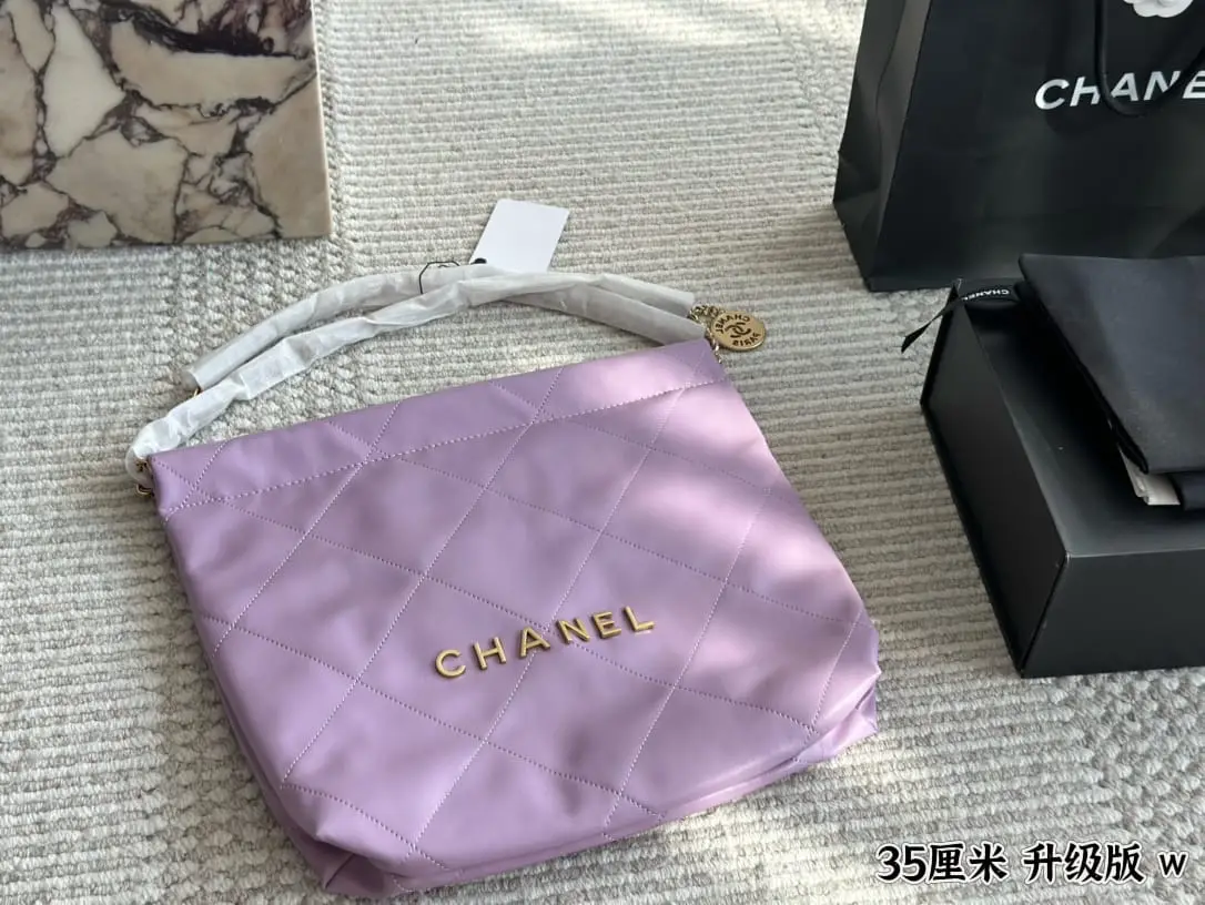 CHANEL Lavender Quilted Caviar Shoulder Bag CHANEL Lavender Quilted Caviar Shoulder Bag