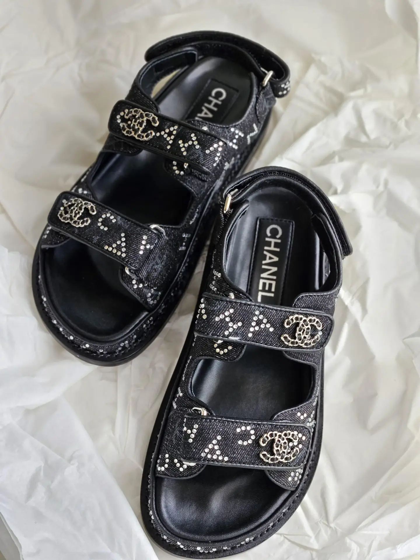 CHANEL Signature CC Logo Sandals CHANEL Signature CC Logo Sandals
