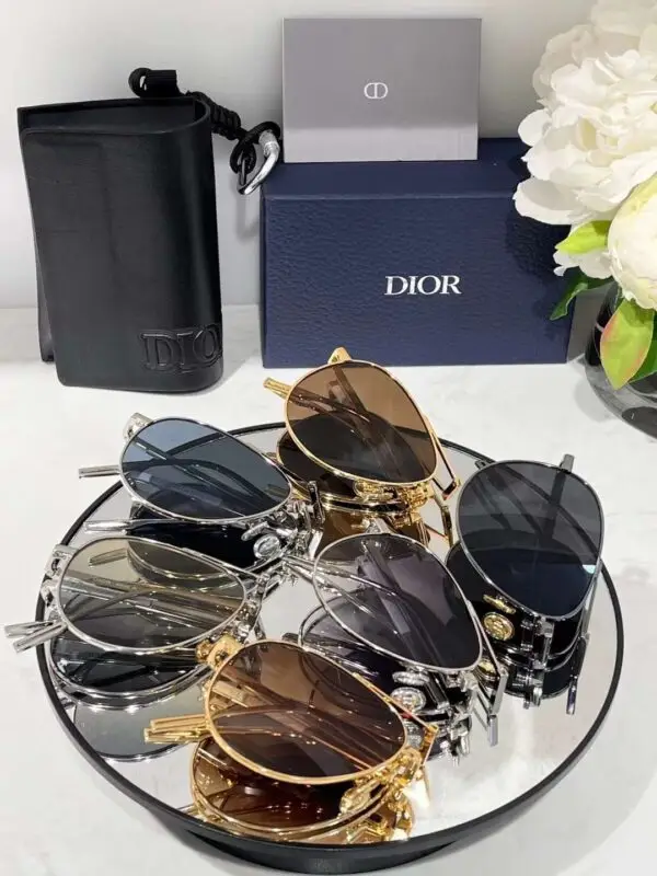 CHRISTAN DIOR
