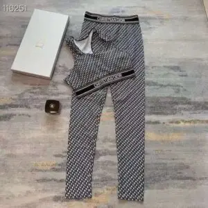 CHRISTIAN DIOR