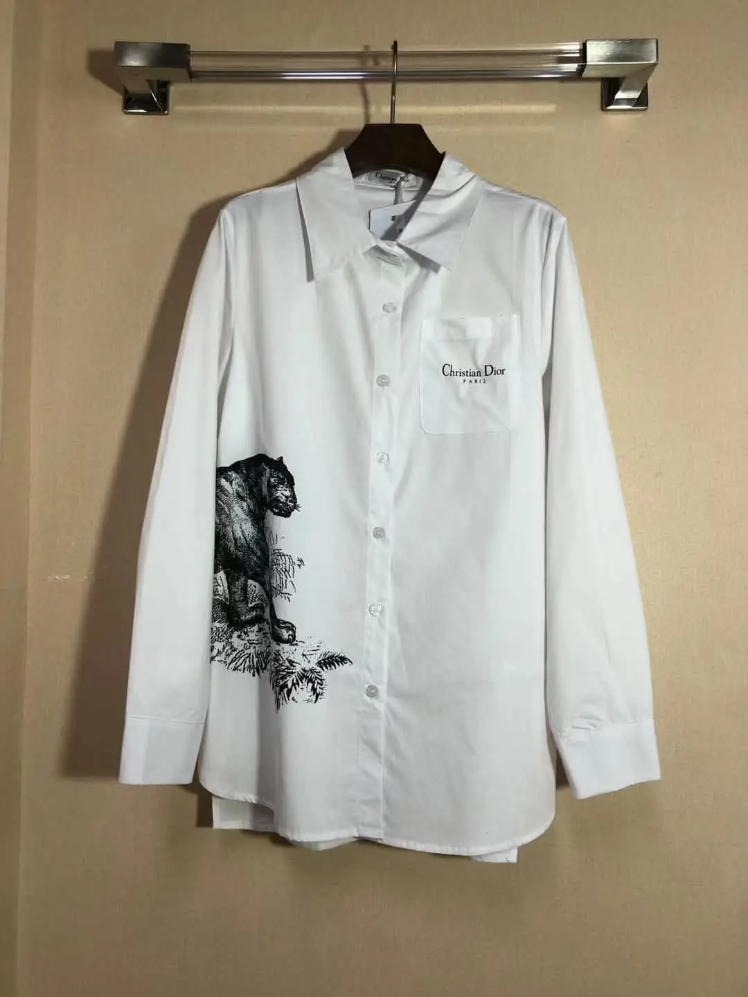 DIOR Now Luxe Wearing Shirt for Men DIOR Now Luxe Wearing Shirt for Men