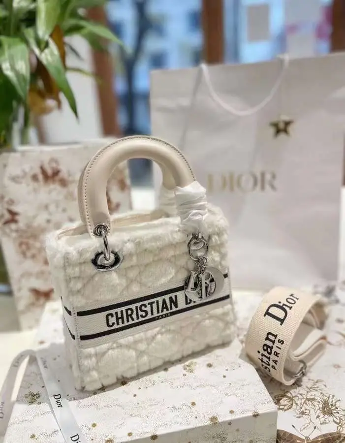 DIOR Fluffy Purse DIOR Fluffy Purse