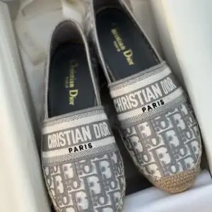 DIOR Oblique Embroidered Sneaker