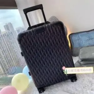 Dior | 2000 AED