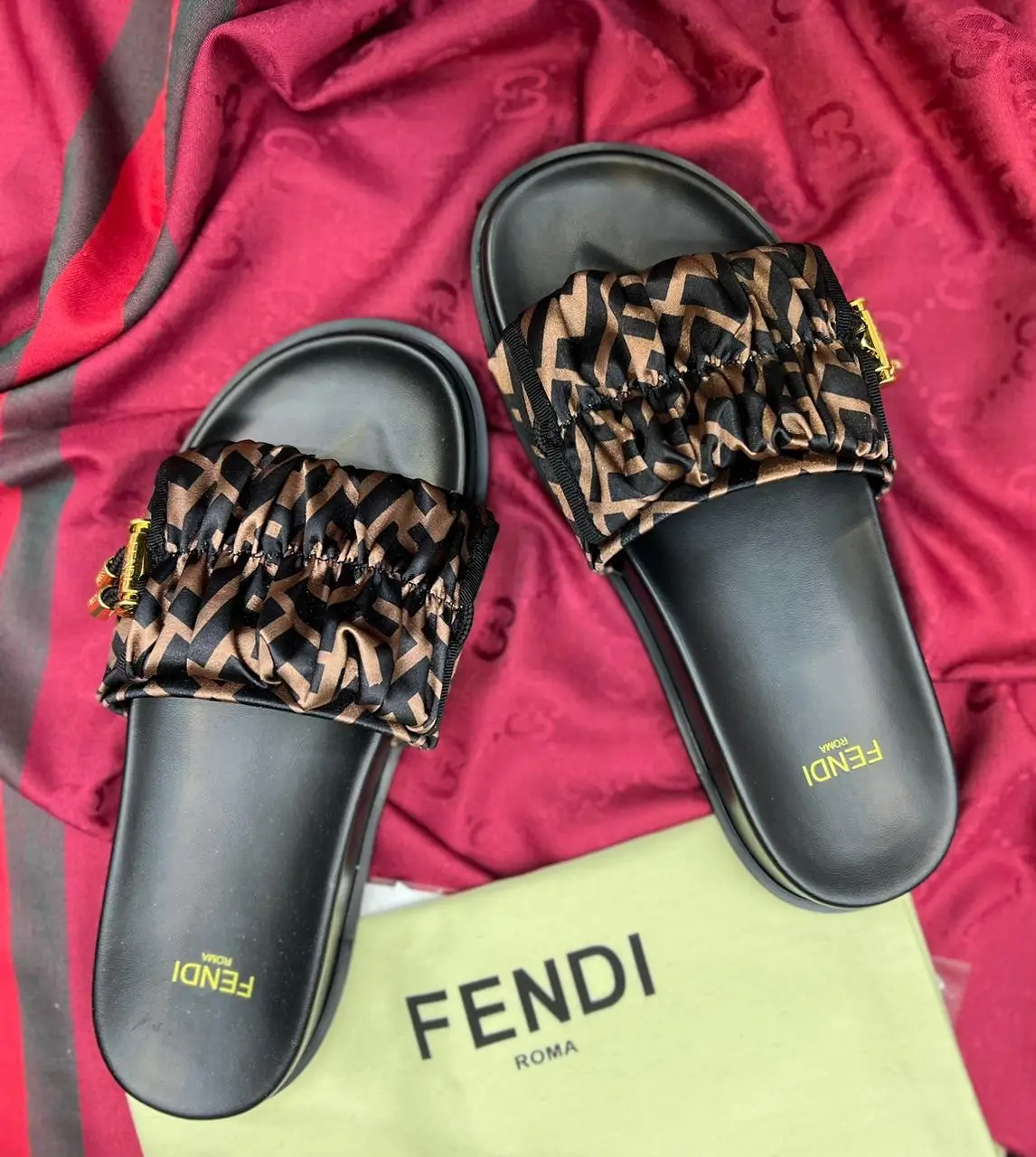 FENDI Slide Sandals FENDI Slide Sandals