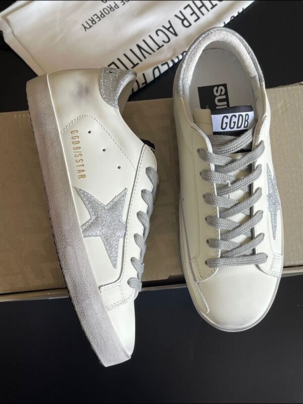GOLDEN GOOSE