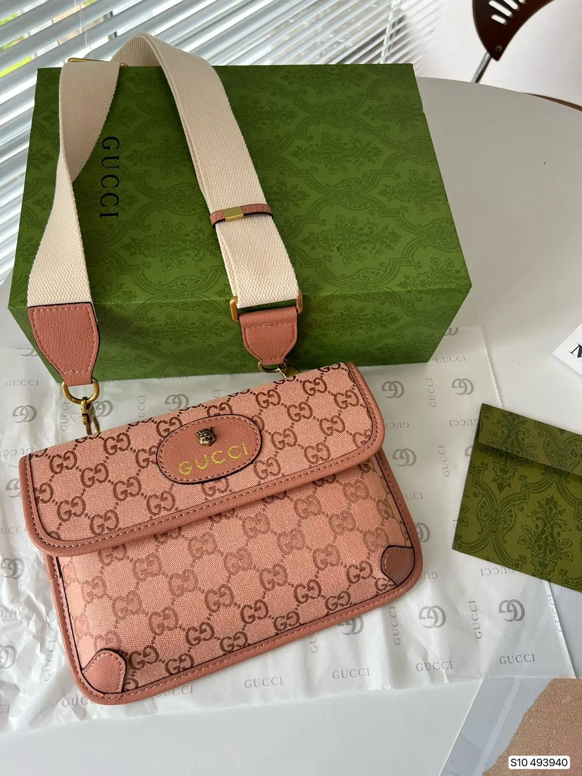 GUCCI GG Marmont Mini Bag GUCCI GG Marmont Mini Bag