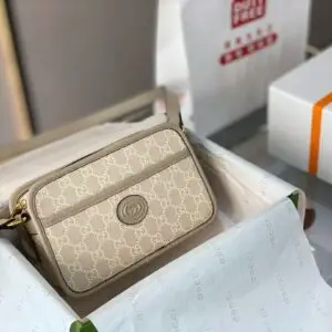 GUCCI GG Supreme Camera Bag