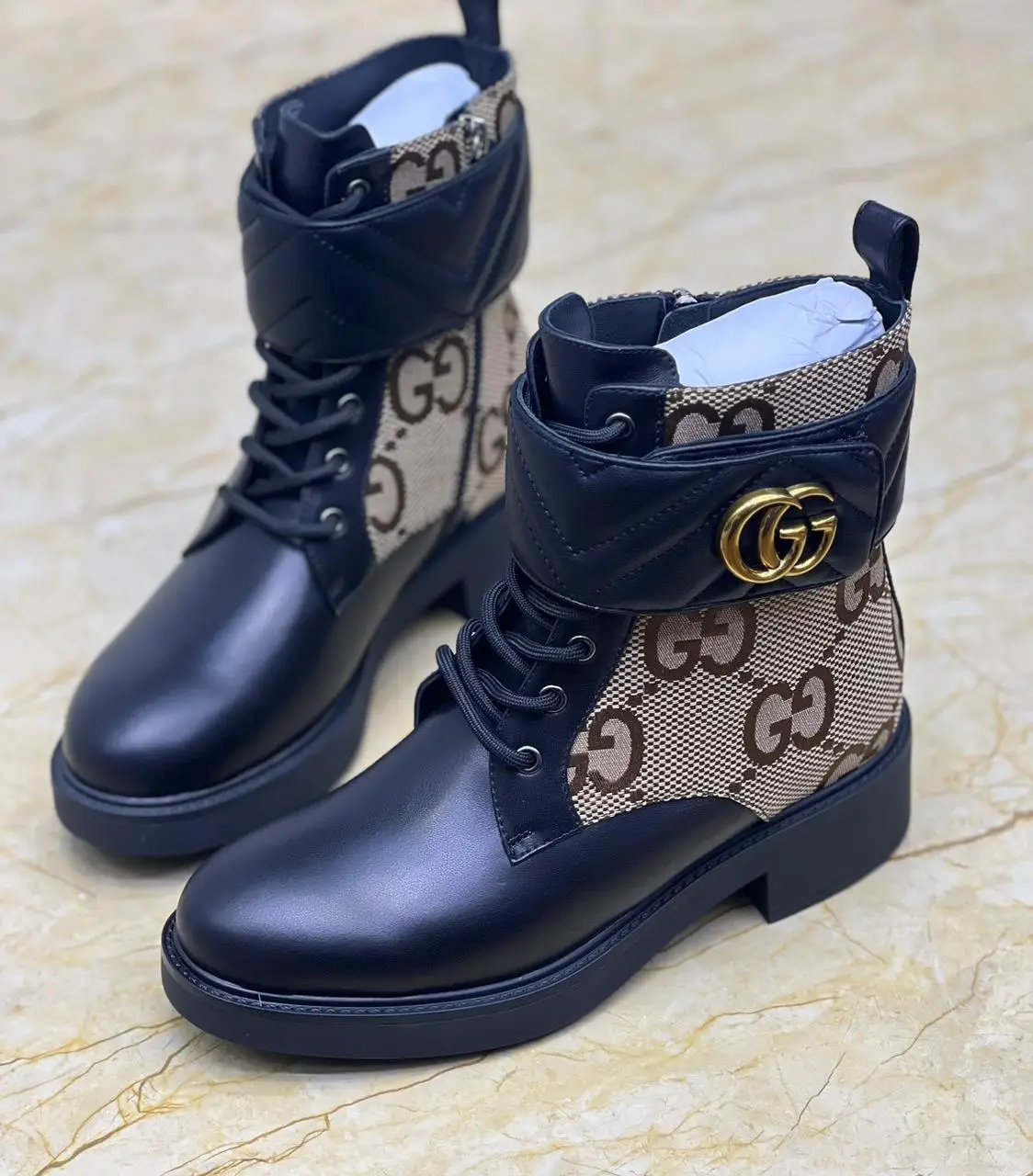 GUCCI Logo-Plaque Combat Boots GUCCI Logo-Plaque Combat Boots