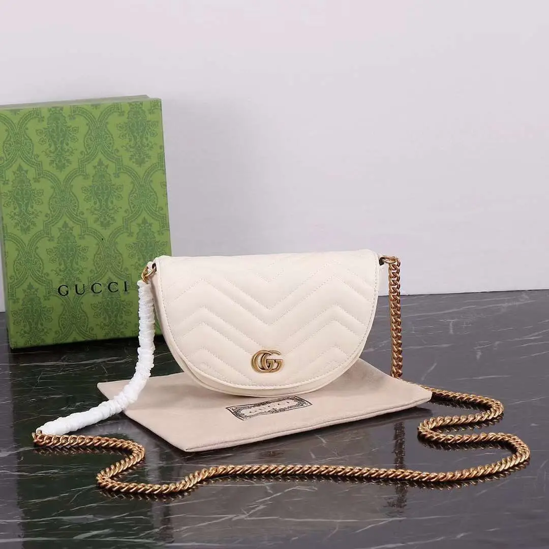 GUCCI Marmont Matelassé Mini Bag GUCCI Marmont Matelassé Mini Bag