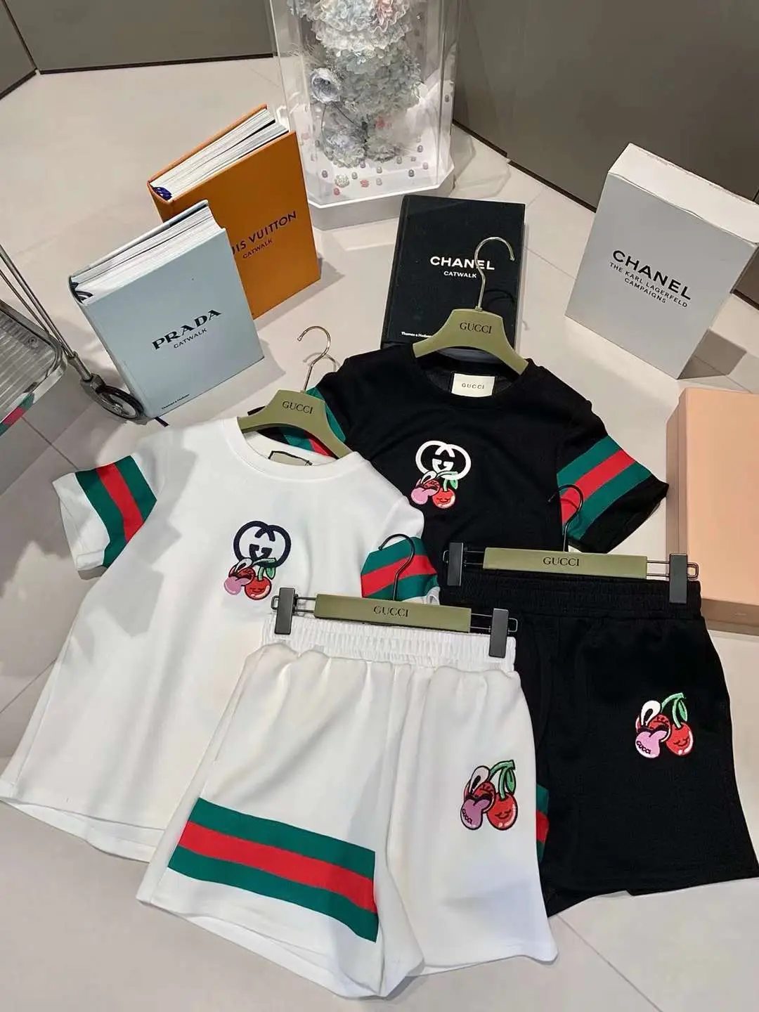 GUCCI Lapel Polo Tracksuit Set GUCCI Lapel Polo Tracksuit Set