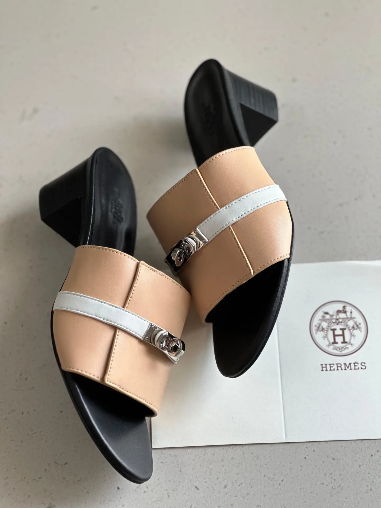 HERMES Gigi Kelly Sandals HERMES Gigi Kelly Sandals