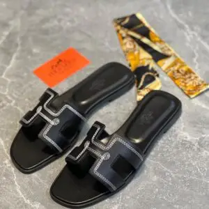 HERMES Sandals & Slides
