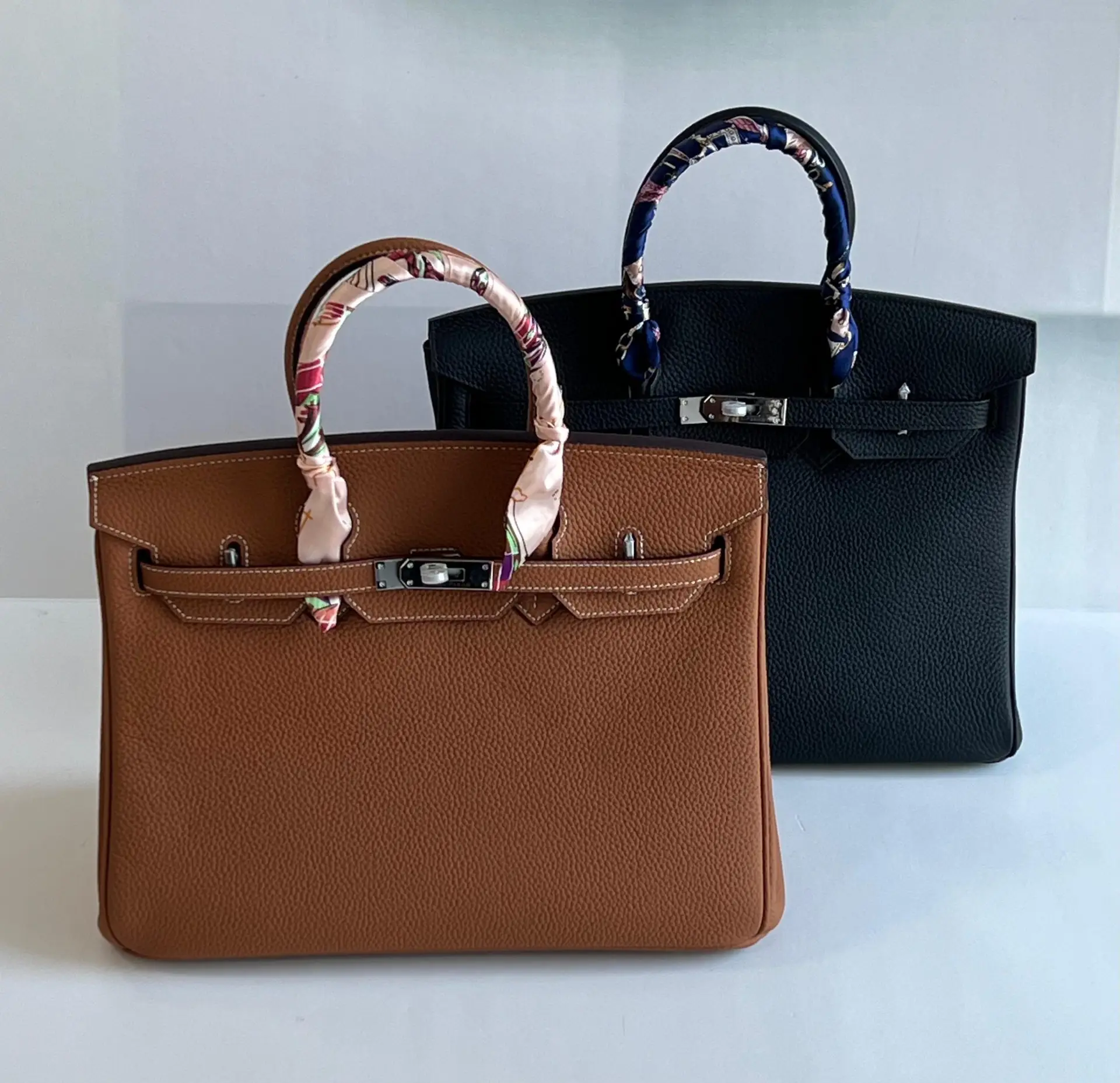 HERMES Genuine Leather Handbag HERMES Genuine Leather Handbag