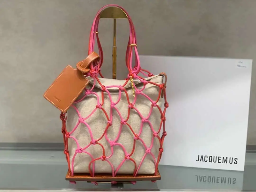 JACQUEMUS Le Chiquito Bucket Bag JACQUEMUS Le Chiquito Bucket Bag