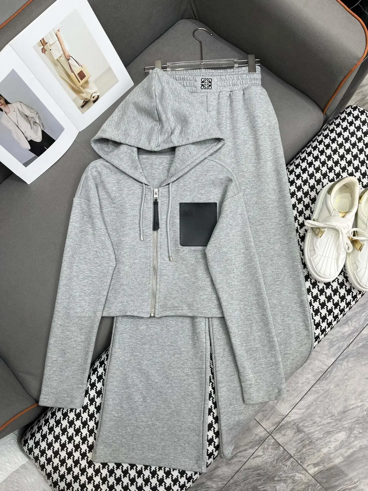 L OE WE Classic Zipper Hoodie L OE WE Classic Zipper Hoodie