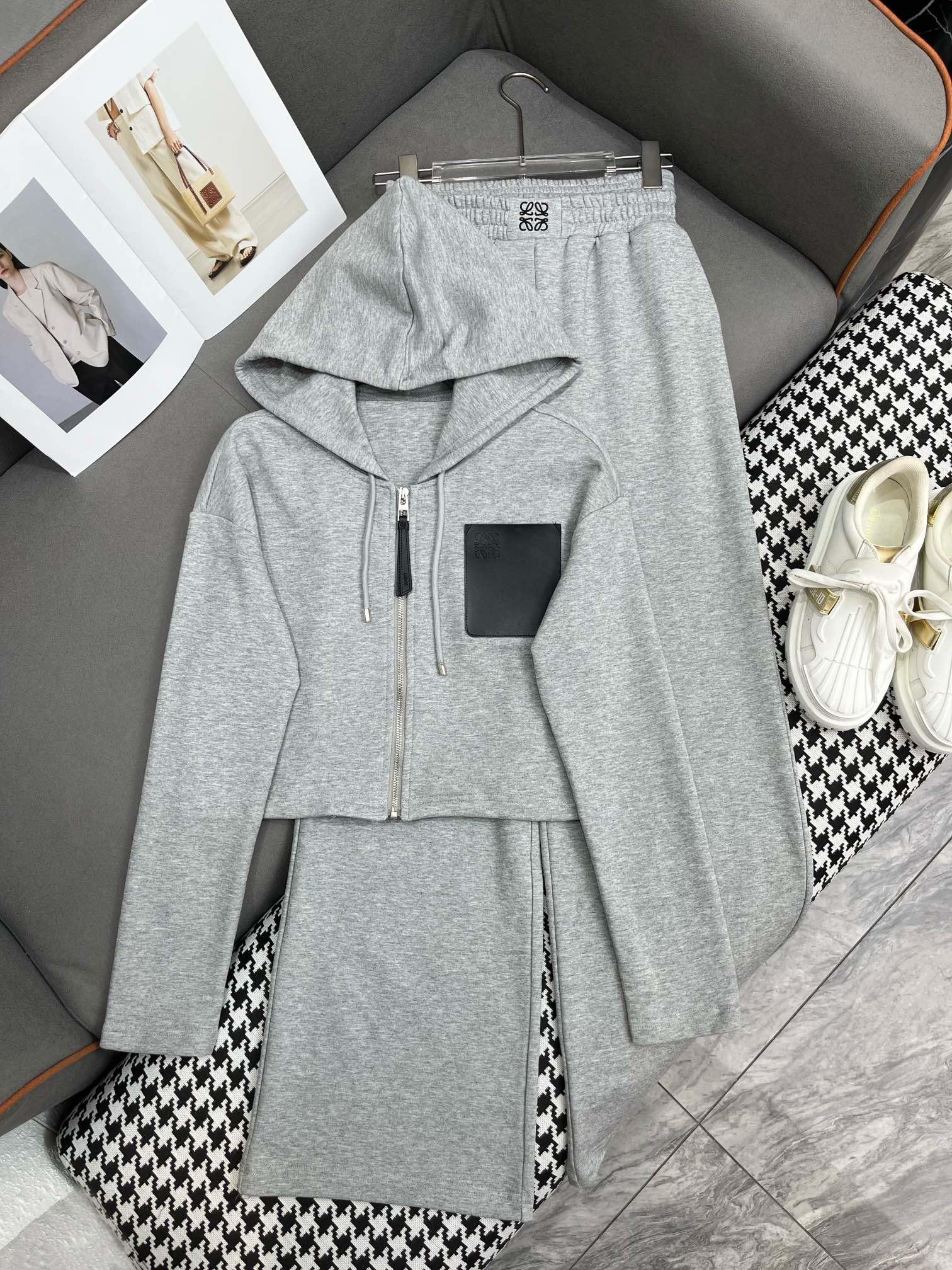 L OE WE Classic Zipper Hoodie L OE WE Classic Zipper Hoodie