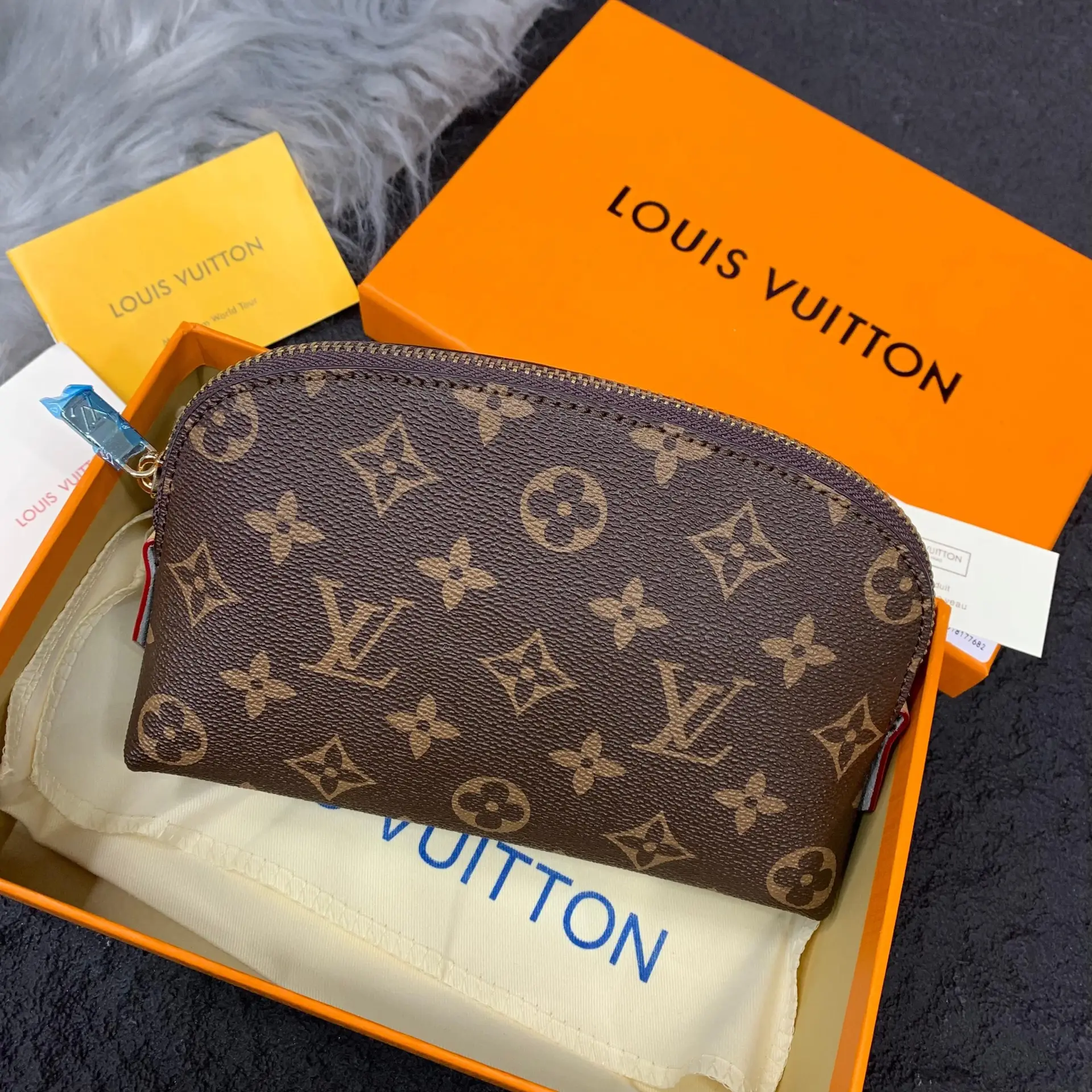 LOUIS VUITTON LOUIS VUITTON