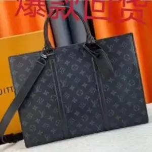 LOUSE VUITTON Monogram Eclipse Bag