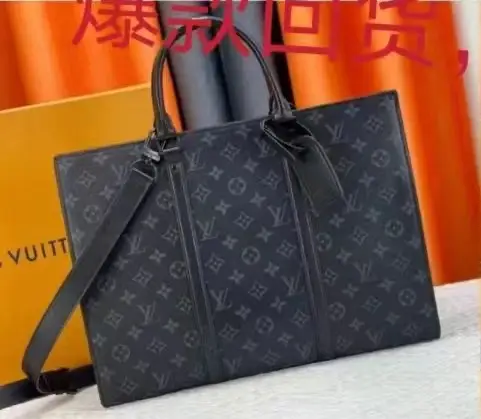 LOUSE VUITTON Monogram Eclipse Bag LOUSE VUITTON Monogram Eclipse Bag