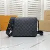 LOUSE VUITTON Messenger Bag
