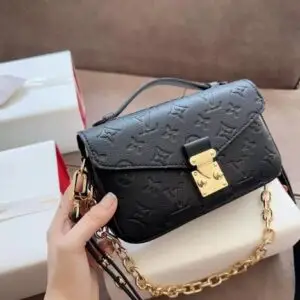 Louis Vuitton Métis Bag