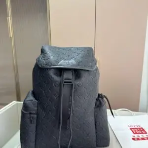 LOUSE VUITTON Trekking Backpack