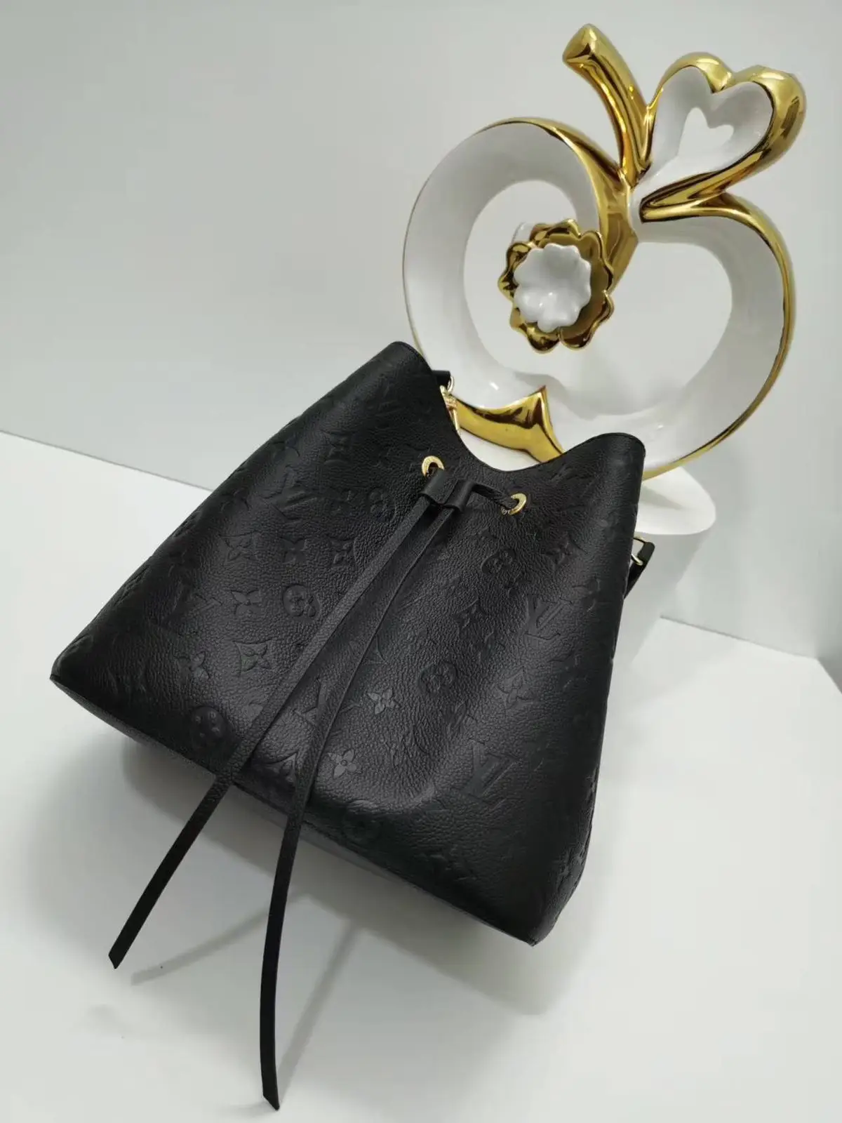 Louis Vuitton Empreinte NeoNoe Bag Louis Vuitton Empreinte NeoNoe Bag