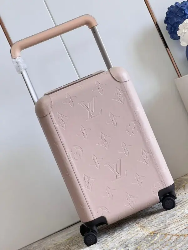 LOUSE VUITTON