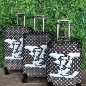 LOUSE VUITTON