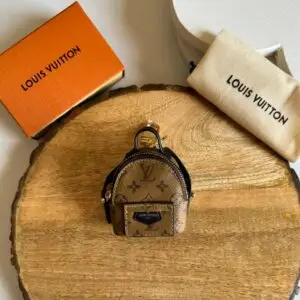 LOUSE VUITTON