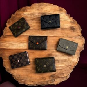 LOUSE VUITTON