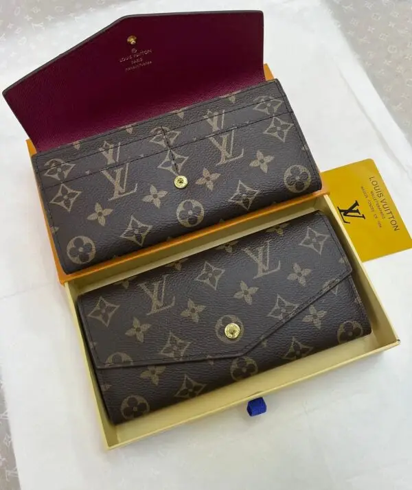 LOUSE VUITTON