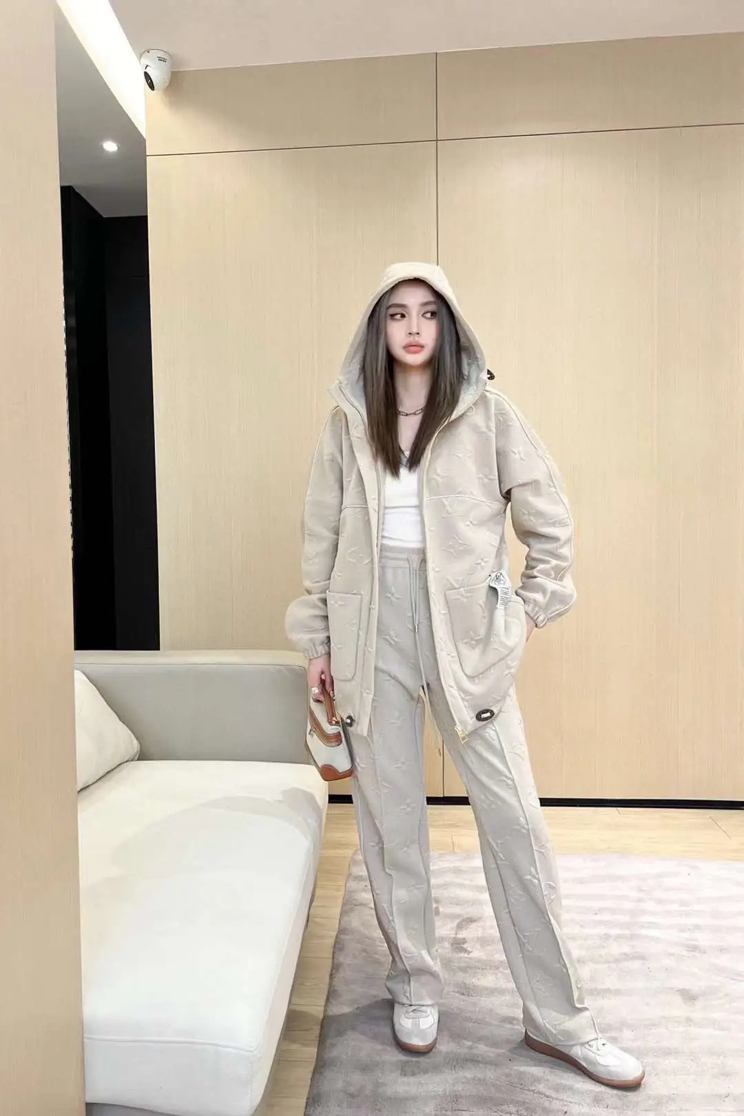 LOUIS VUITTON Monogram Printed Oversized Zip Hoodie LOUIS VUITTON Monogram Printed Oversized Zip Hoodie