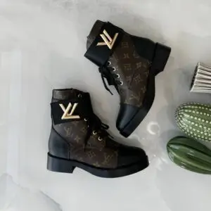 LOUSE VUITTON
