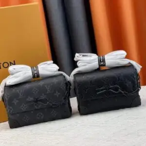 Louis Vuitton Steamer Wearable Wallet