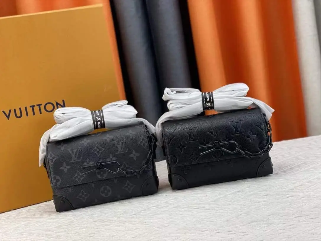 Louis Vuitton Steamer Wearable Wallet Louis Vuitton Steamer Wearable Wallet