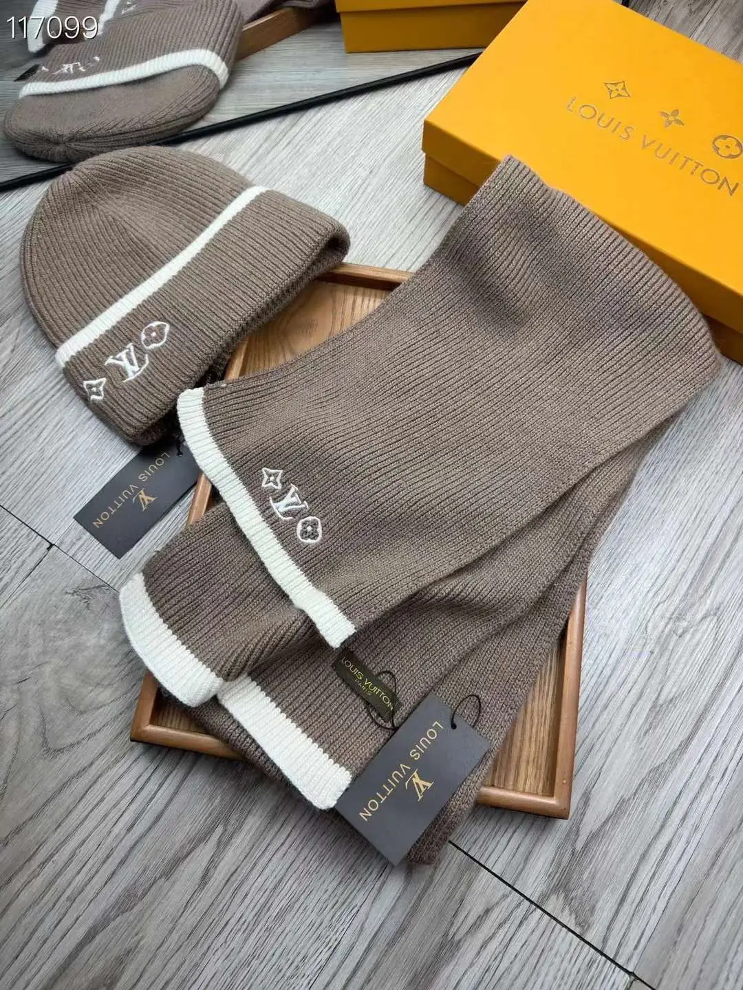 Louis Vuitton Monogram Hat Scarf Gloves Set Louis Vuitton Monogram Hat Scarf Gloves Set