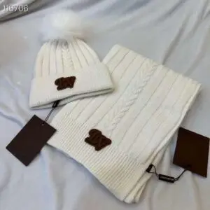 LOUSE VUITTON