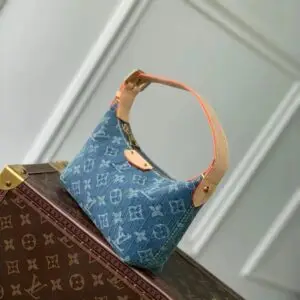 Louis Vuitton Hills Pochette