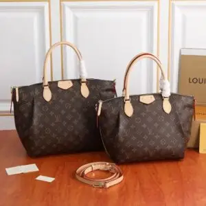 LUSE VUITTON Leather Hobo Handbag