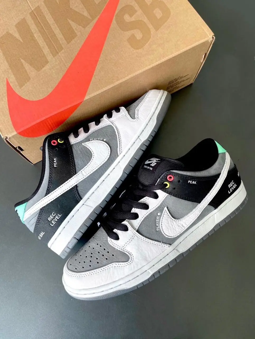 Nike SB Dunk Low Nike SB Dunk Low